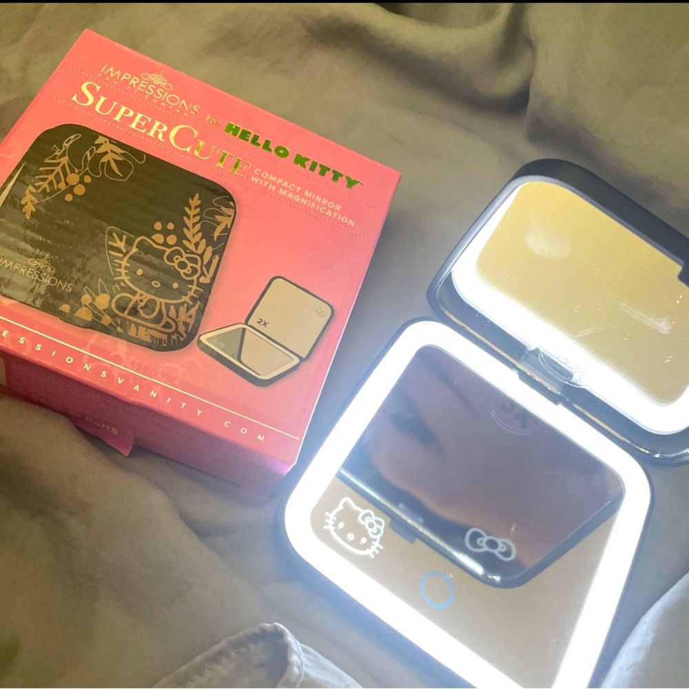 Impressions mirror, hello kitty